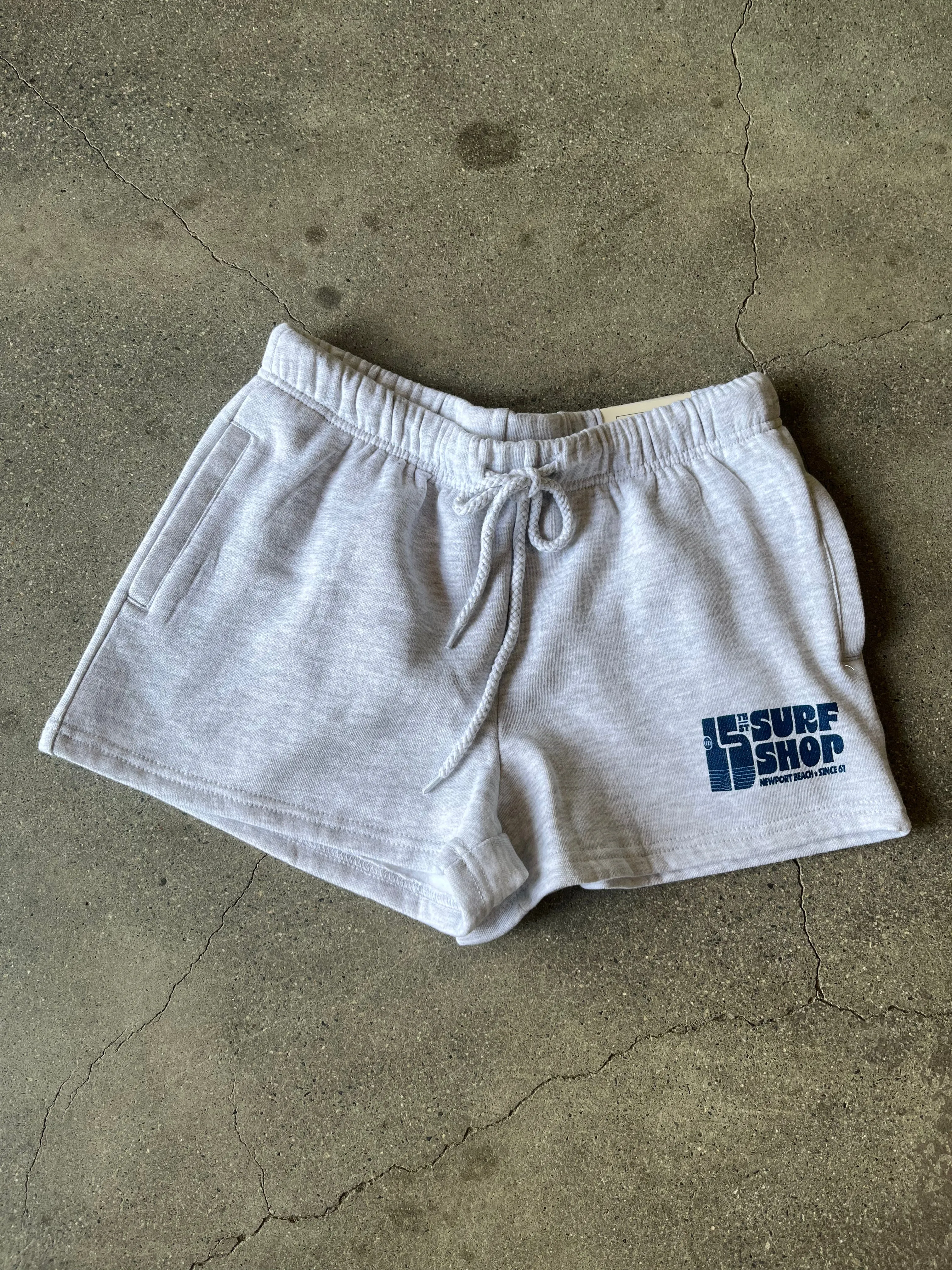 15th St WOMEN Groovy Drip Side Pocket Fleece Shorts Ice Heather