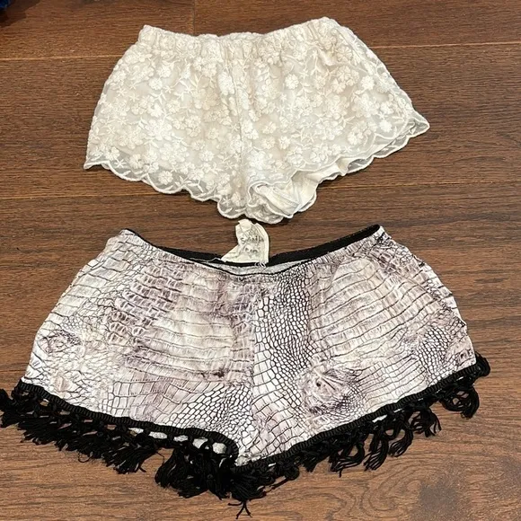 2 Juniors Shorts Size Small
