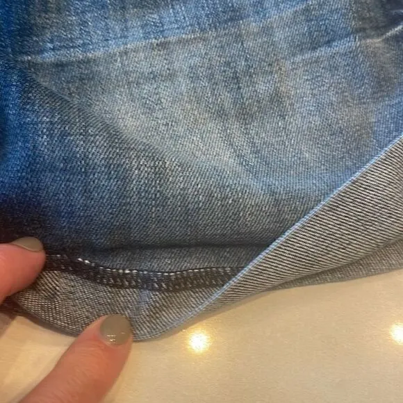 7 for all mankind, women’s shorts factory made cuffs size 25. Super cute shorts.