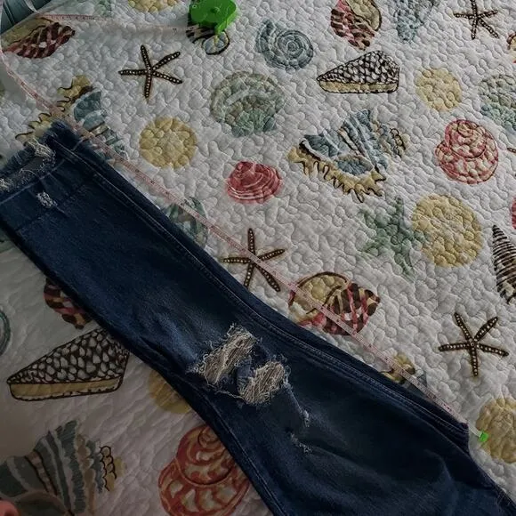 Abercrombie &amp; Fitch Curve Love The Skinny High Rise Jeans Raw Hem Size 24S Dark