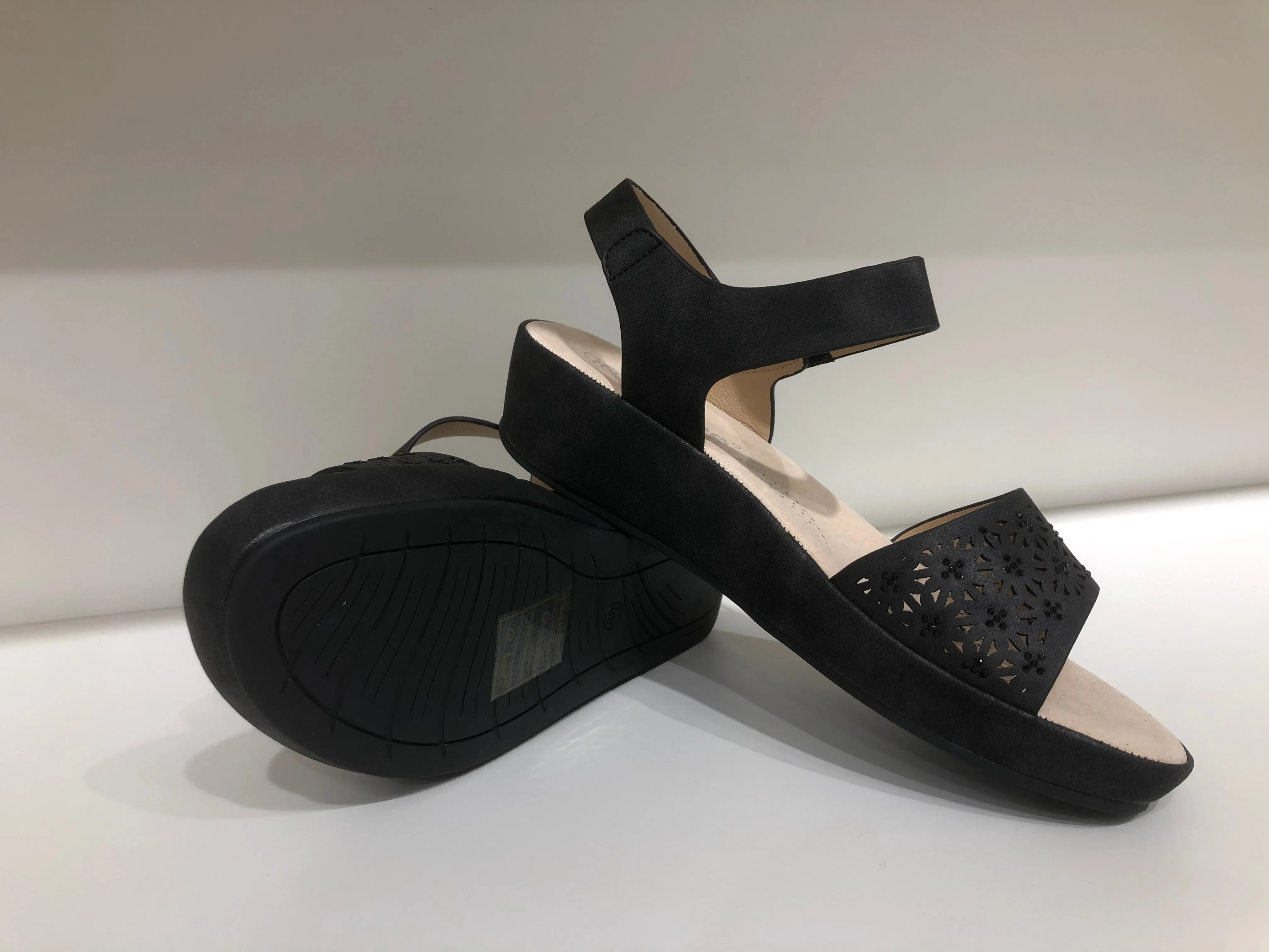 ABZ23588 BLACK