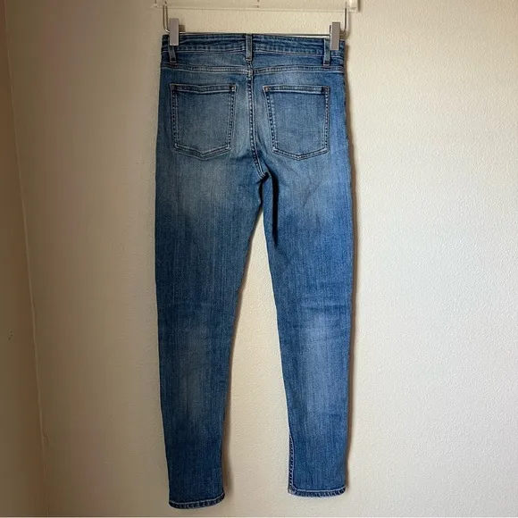 Acne Studios Women’s Lightwash Skin 5 Vintage Jeans Size 27/32
