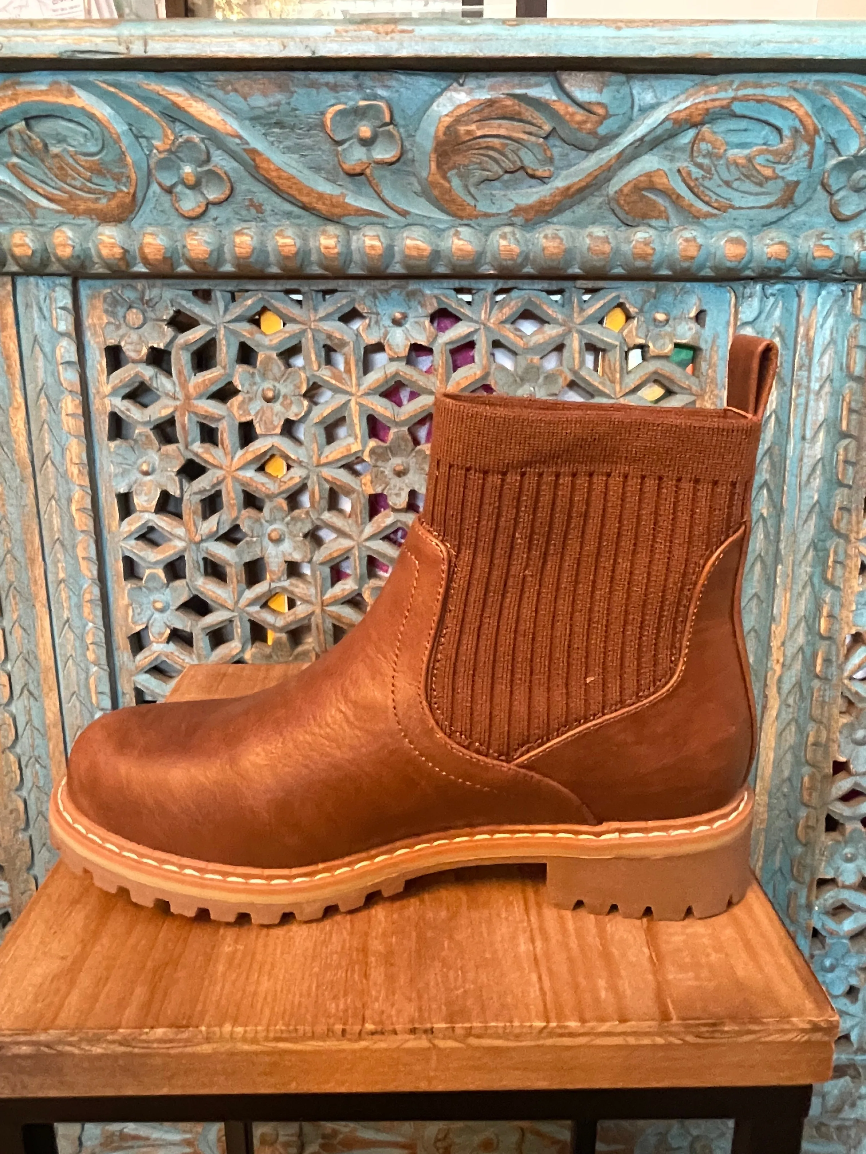 Cabin Fever Chelsea Boot