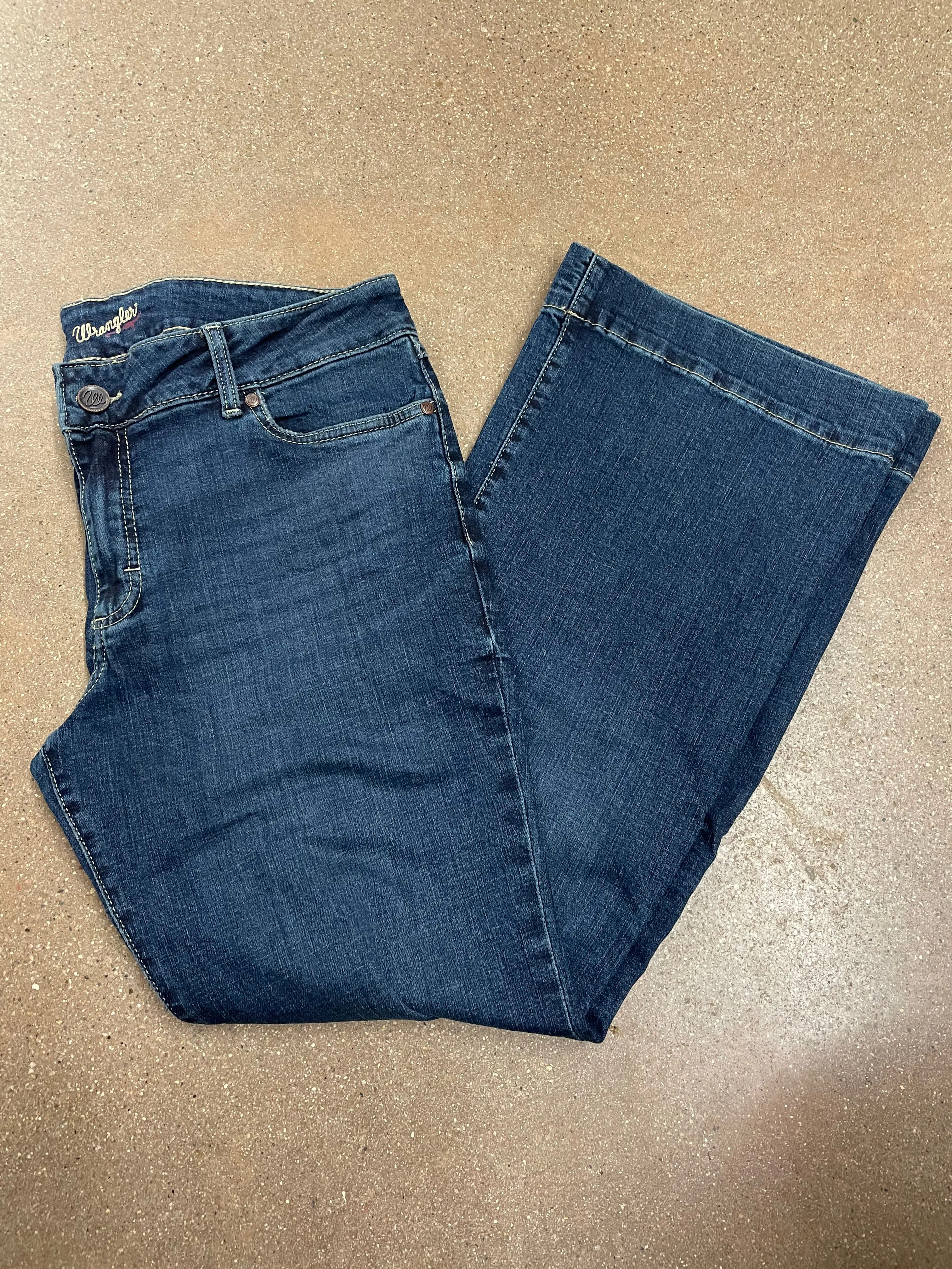 CL09MWWNS Jeans Ladies Retro "Mae" Trouser/Mid-Rise Med Wash