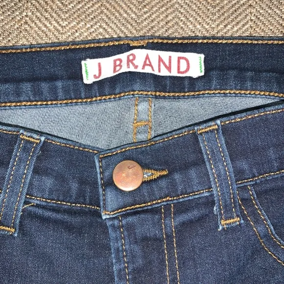 EUC J Brand Starless Skinny Jeans Size 25.