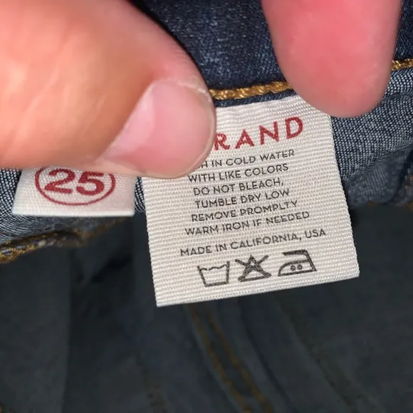 EUC J Brand Starless Skinny Jeans Size 25.