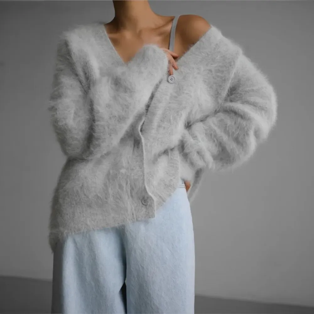 Fionie - Plush Buttoned Cardigan