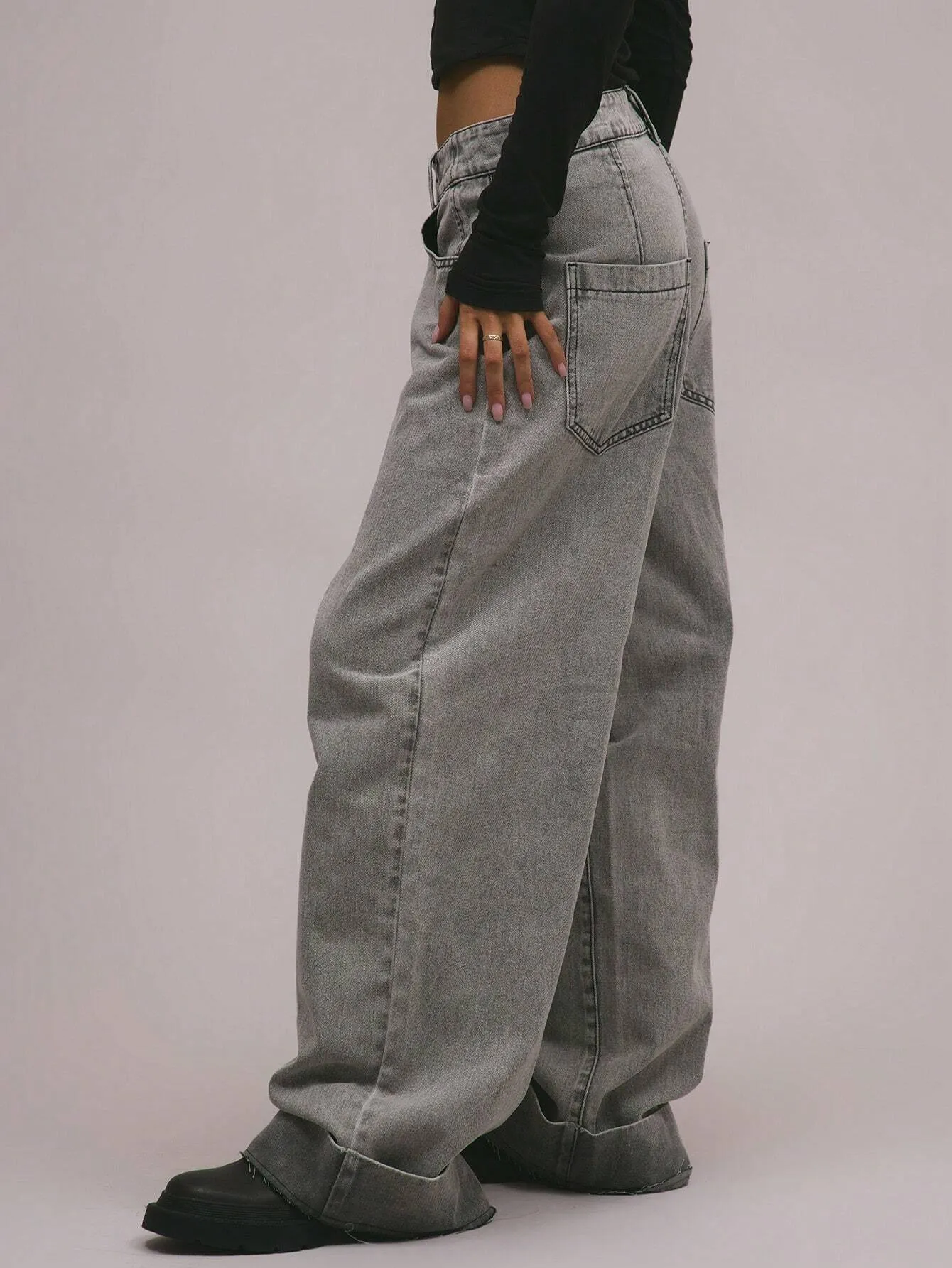 Fold-Up Hem Oversized Baggy Jeans – Trendy & Relaxed Fit