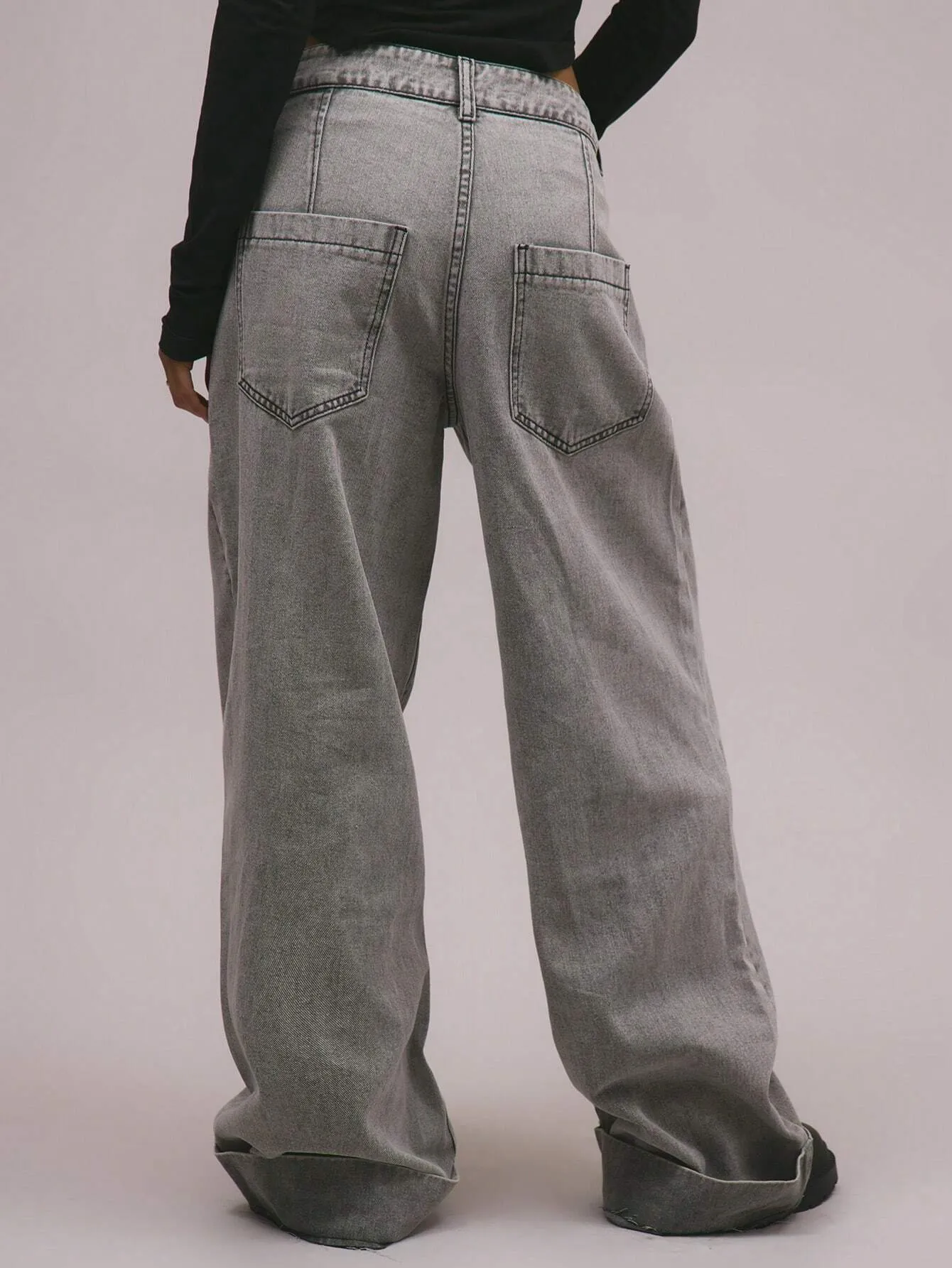 Fold-Up Hem Oversized Baggy Jeans – Trendy & Relaxed Fit