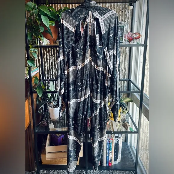 Free People Kiss The Sky Butterfly Kimono Duster Black and White Size XS/S