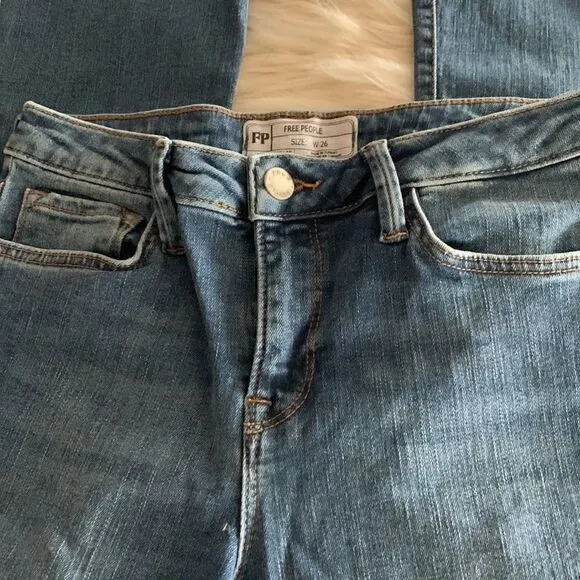 FREE PEOPLE STRAIGHT CROP RAW HEM JEANS W/ 5 POCKETS  NWT