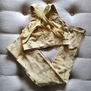 GymShark Adapt Tan Camo Seamless Sports Bra Legging Set Womens Small
