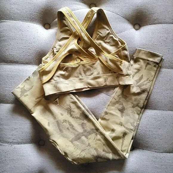 GymShark Adapt Tan Camo Seamless Sports Bra Legging Set Womens Small