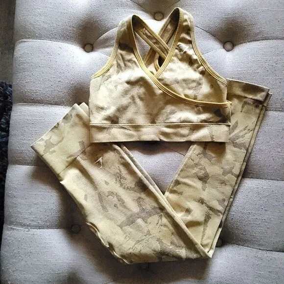 GymShark Adapt Tan Camo Seamless Sports Bra Legging Set Womens Small