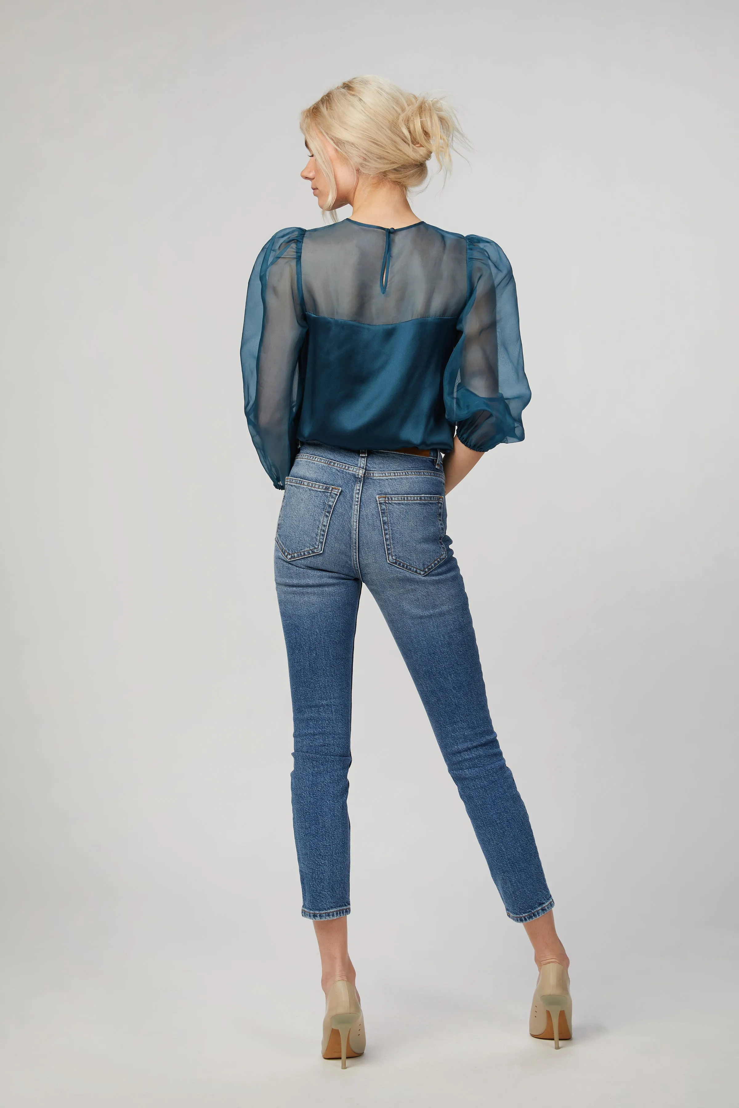 HIGH-RISE SKINNY JEANS
