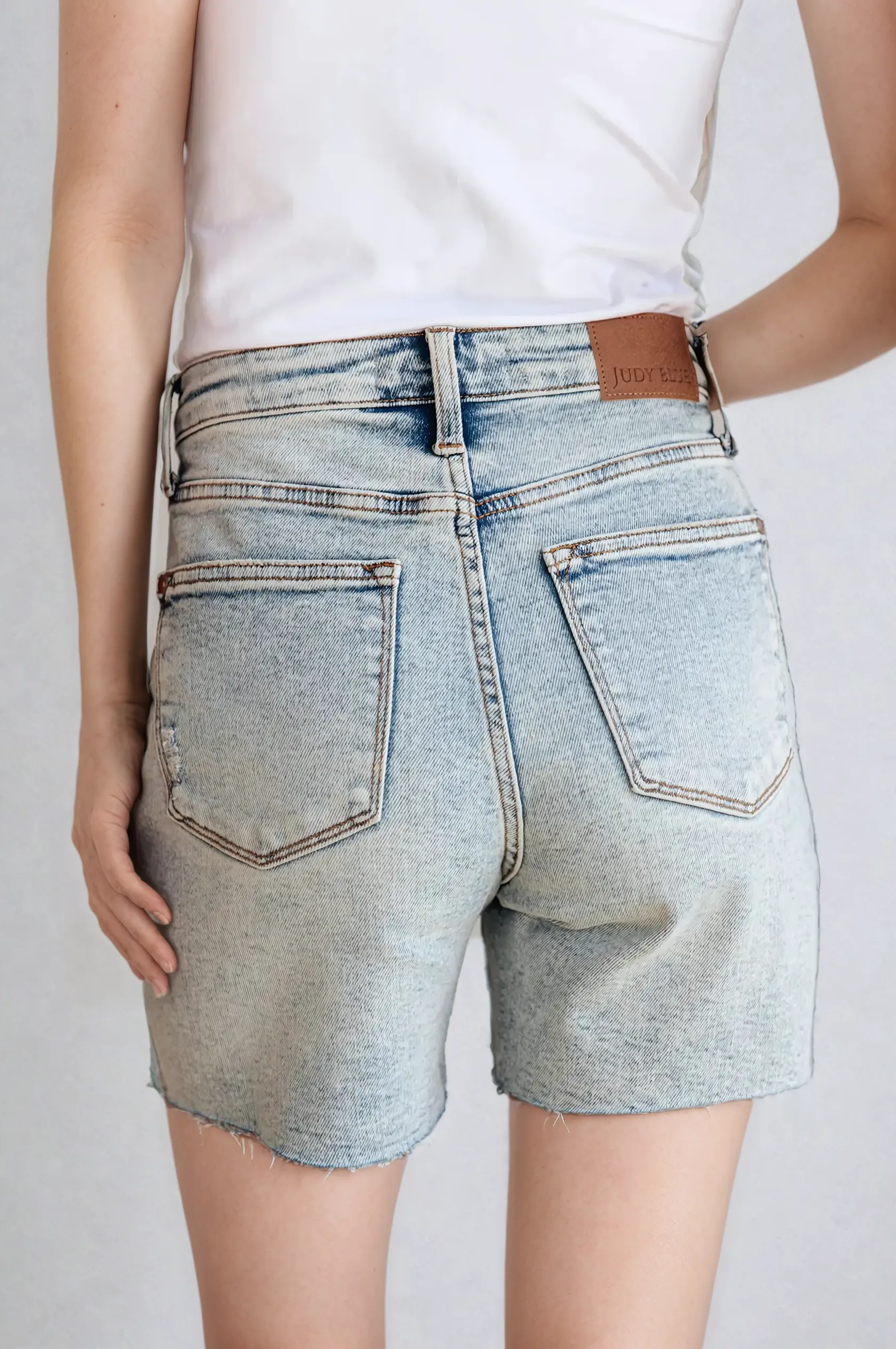 JUDY BLUE MINERAL WASHED SHORTS