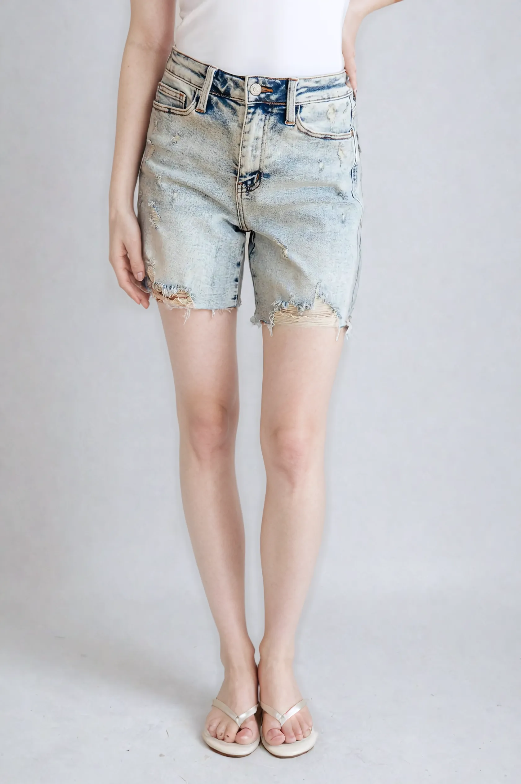 JUDY BLUE MINERAL WASHED SHORTS