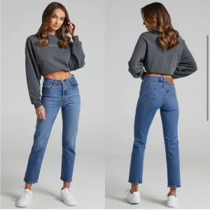 Levis Premium Wedgie Straight Jeans in Jive Sound Size 24 New