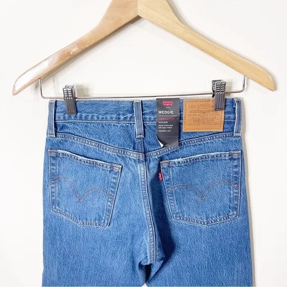 Levi’s Revolve Wedgie Icon Ankle Jeans in Athens Shut It Size 24 NWT