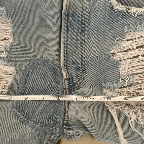 LEVI’S Vintage Denim 501 Button Fly Jeans Distressed High Rise Size 31 USA Made
