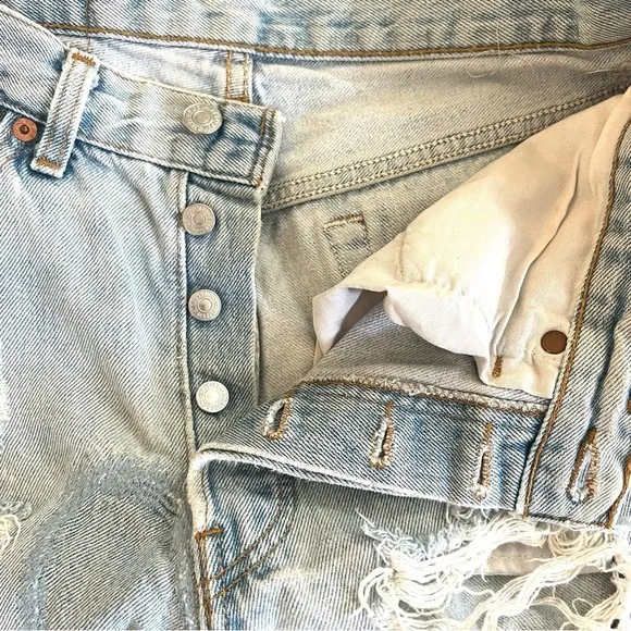 LEVI’S Vintage Denim 501 Button Fly Jeans Distressed High Rise Size 31 USA Made