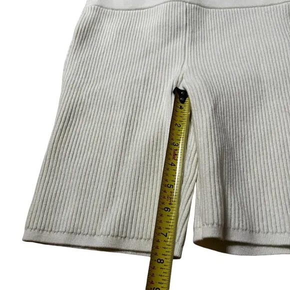 Lululemon Ribbed Knit High Rise Shorts 8&quot; Lemon Sorbet Size 6