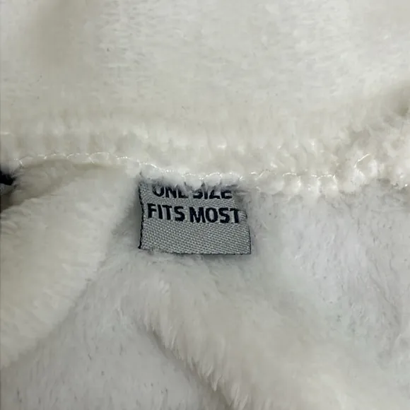 Montauk White super soft front pockets luxury tie waist robe, one size fits most