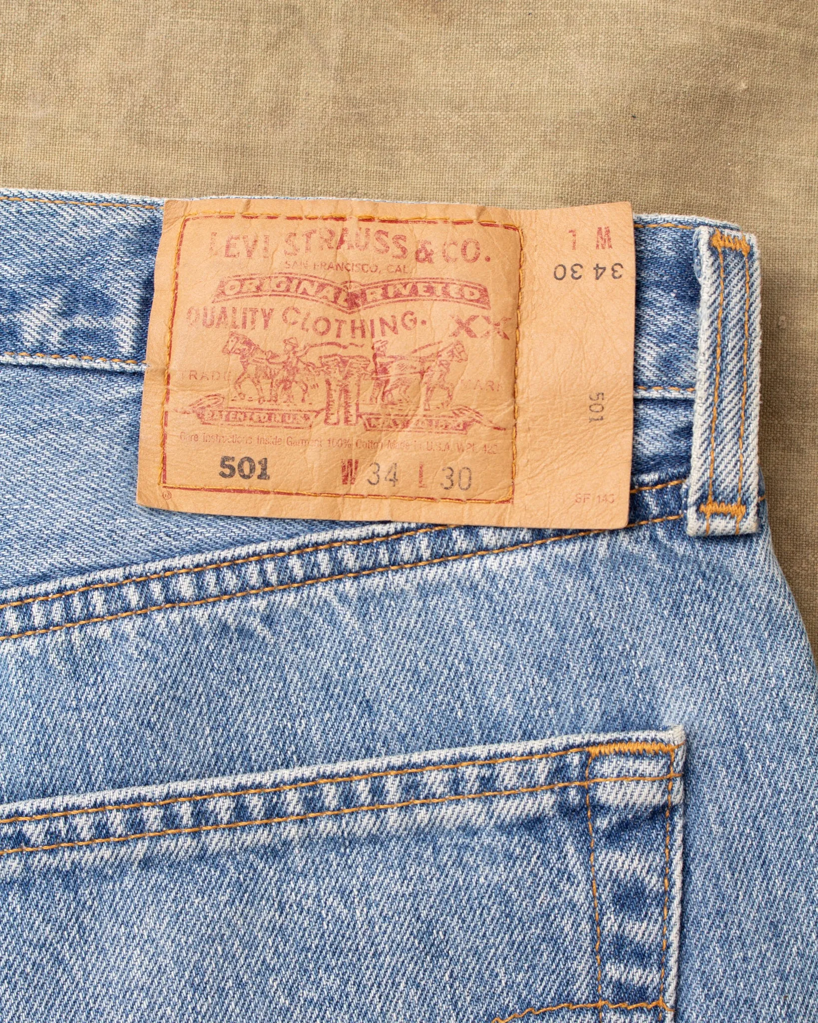No. 41 Vintage 90's Made in USA Levi's 501 Jeans W34/L30