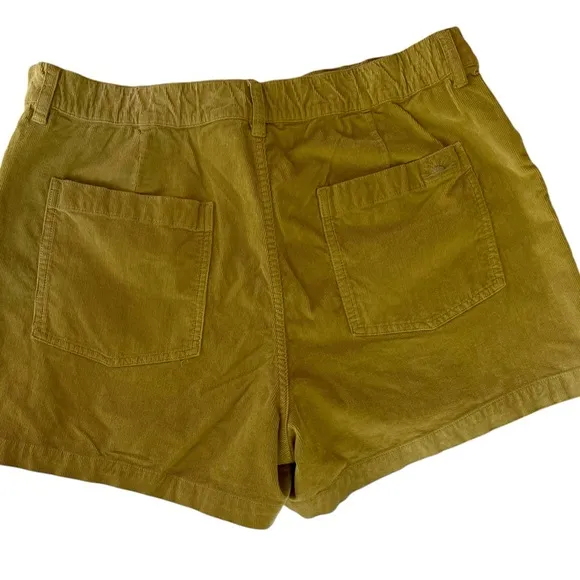 NWOT Faherty Corduroy Patch Pocket Fennel Seed Shorts – Sz 16
