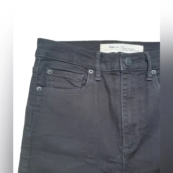 NWOT GAP True Skinny Super High Rise Jeans (size 28)