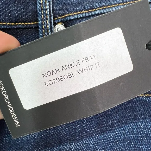 NWT Black Orchid Women’s Noah Ankle Fray Skinny Jeans in Whip It Size 26