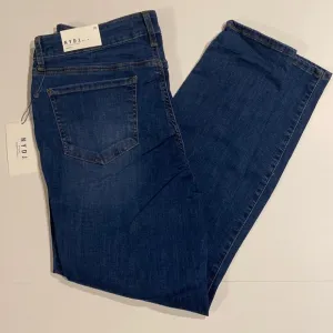 NYDJ SZ 10 Medium Wash Blue Skinny Denim Jeans New D31