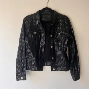 *RARE Vintage* Guess Jeans Black Jean Jacket, size: large