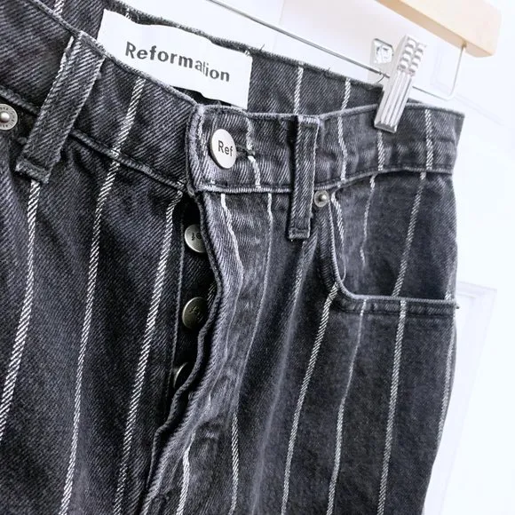 Reformation Roper Cropped Straight Jean in Sulu