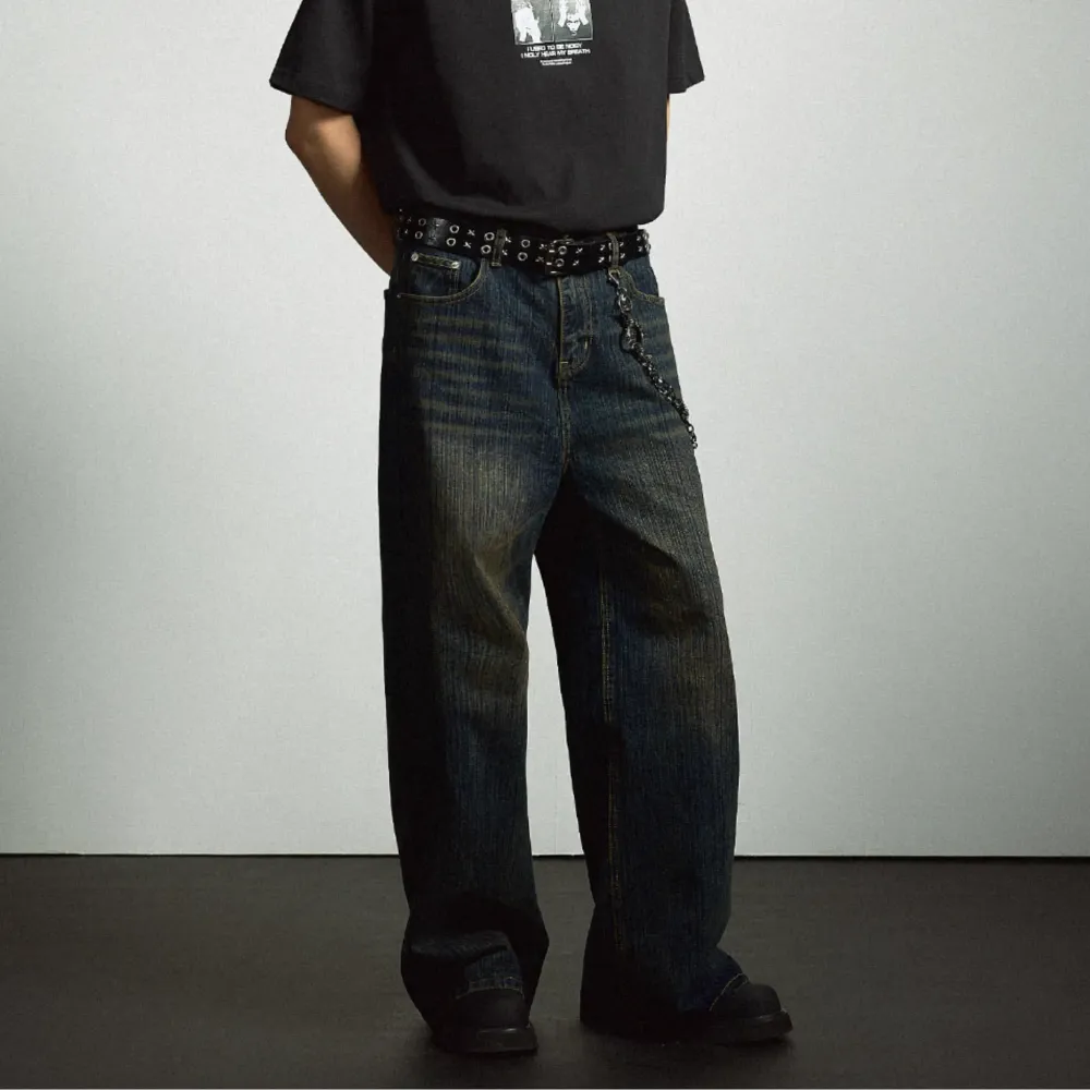 Retro Heavy Industry Slub Pattern Washed Jeans