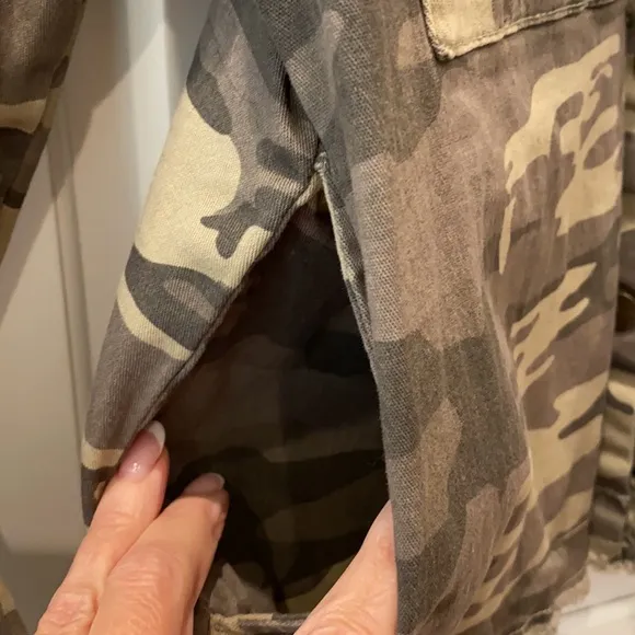 Sanctuary Camouflage Raw Hem Jean Jacket Green S Designer Anthropologie Military