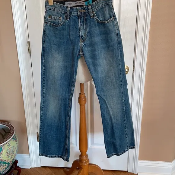 Signature Levi Strauss jeans Authentics low boot women’s size W29 L30