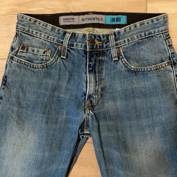 Signature Levi Strauss jeans Authentics low boot women’s size W29 L30