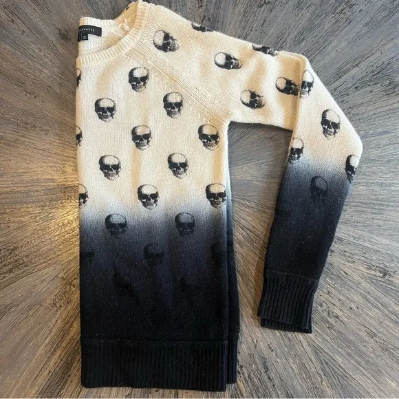 Skull Cashmere Dip Dye Ombre Skull Print Sweater. Women’s size Small.