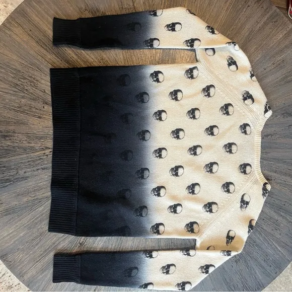 Skull Cashmere Dip Dye Ombre Skull Print Sweater. Women’s size Small.