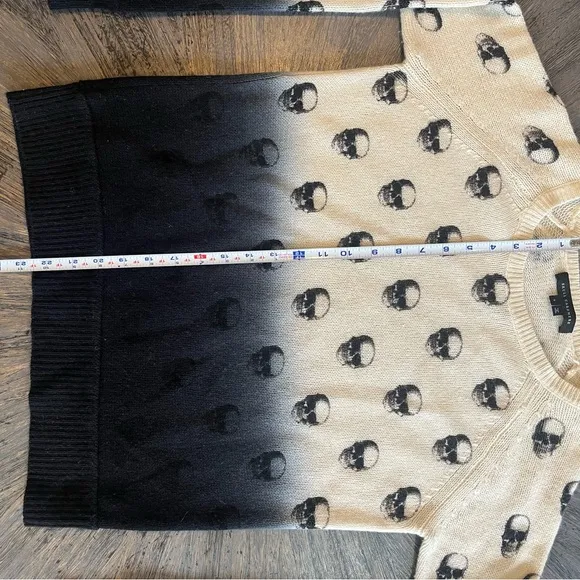 Skull Cashmere Dip Dye Ombre Skull Print Sweater. Women’s size Small.