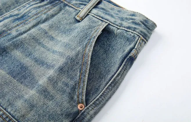 Stylish Loose-Fit Cargo Jeans with Zipper Pockets