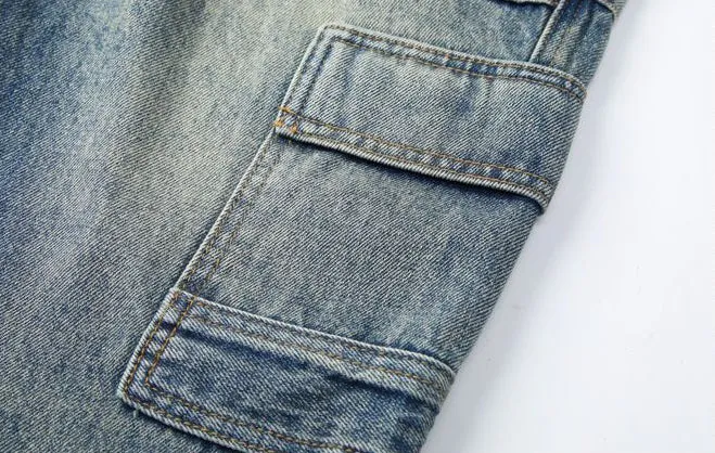 Stylish Loose-Fit Cargo Jeans with Zipper Pockets