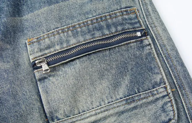 Stylish Loose-Fit Cargo Jeans with Zipper Pockets