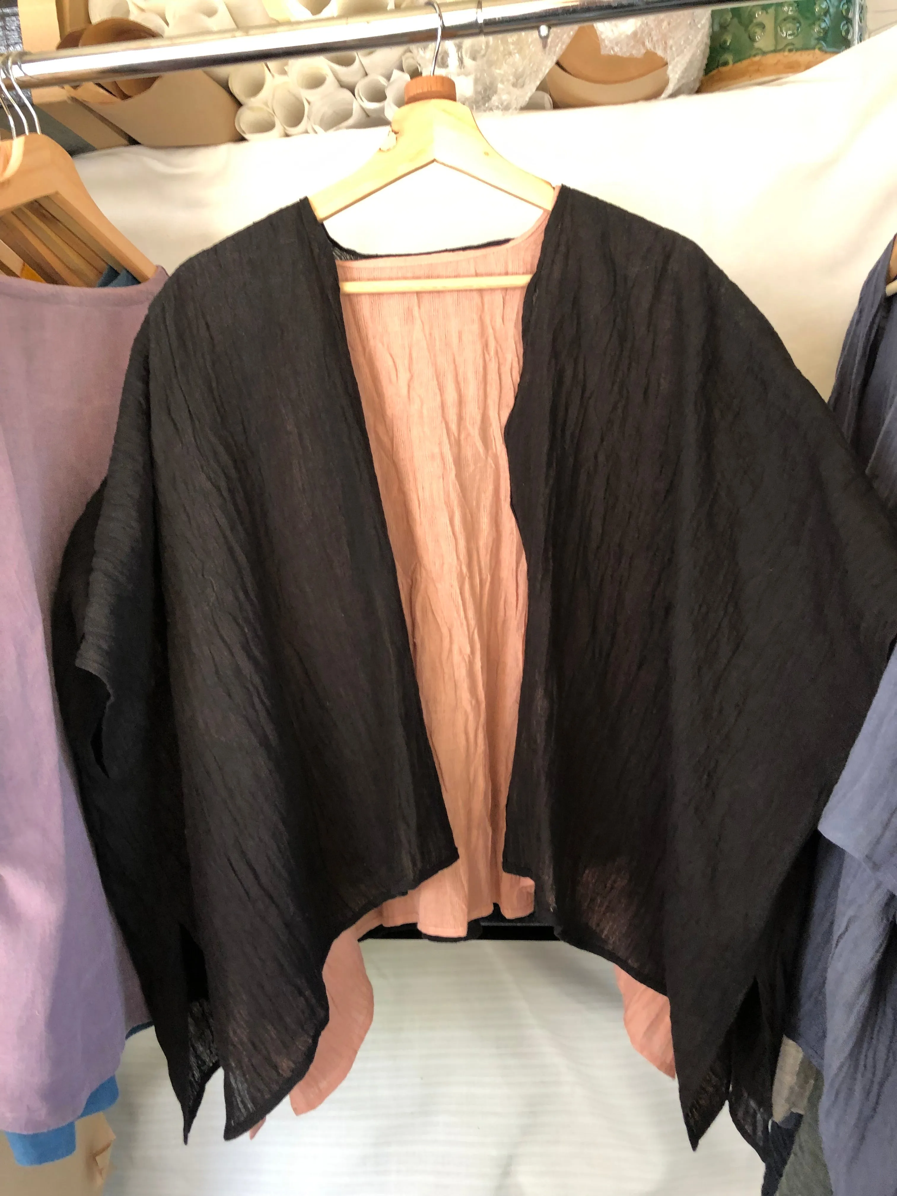 The Odette Linen Crinkle Shrug|Black