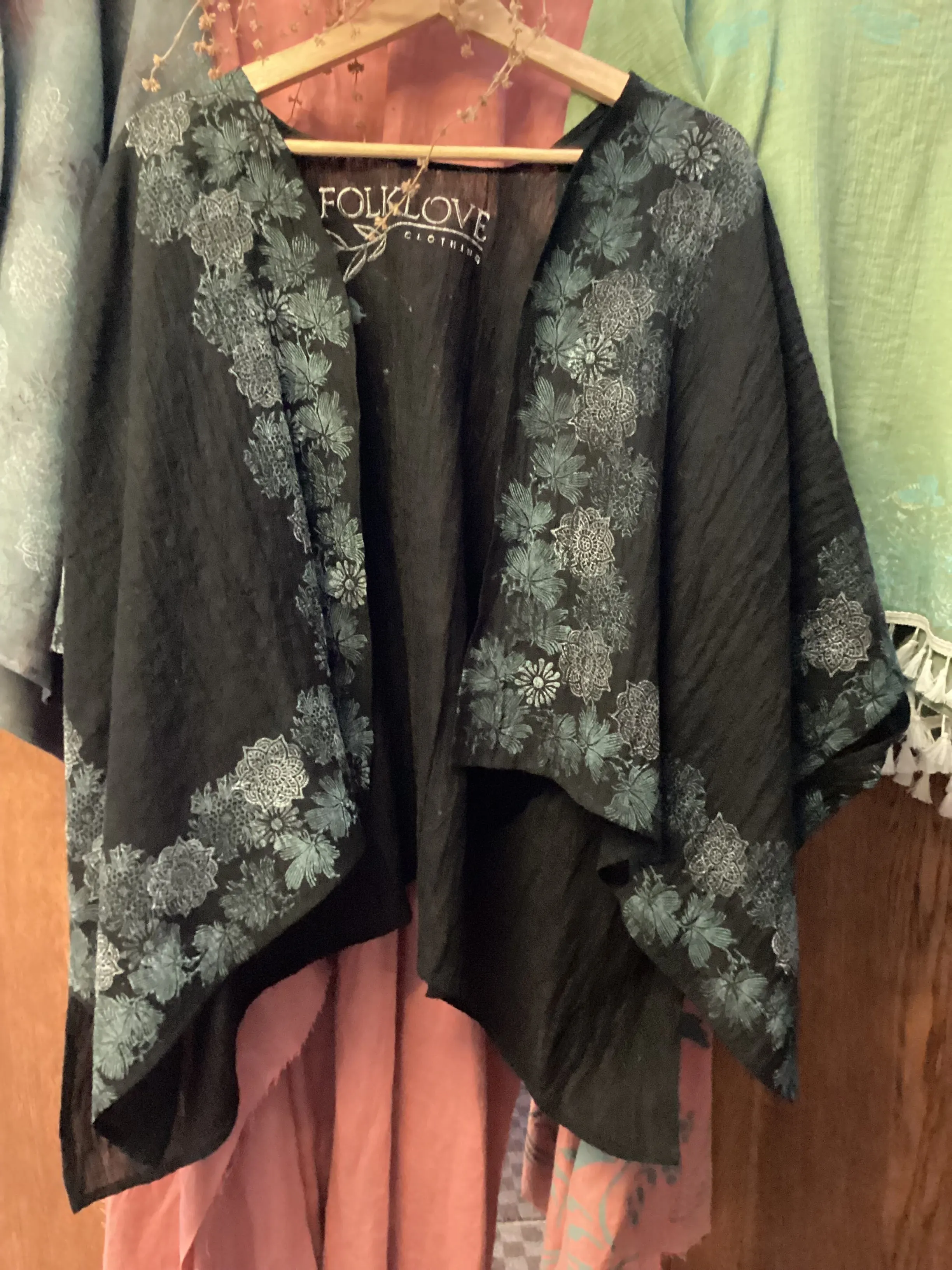 The Odette Linen Crinkle Shrug|Black