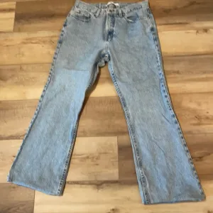Tommy Hilfiger womens jeans size 6P distressed flare high waisted vintage