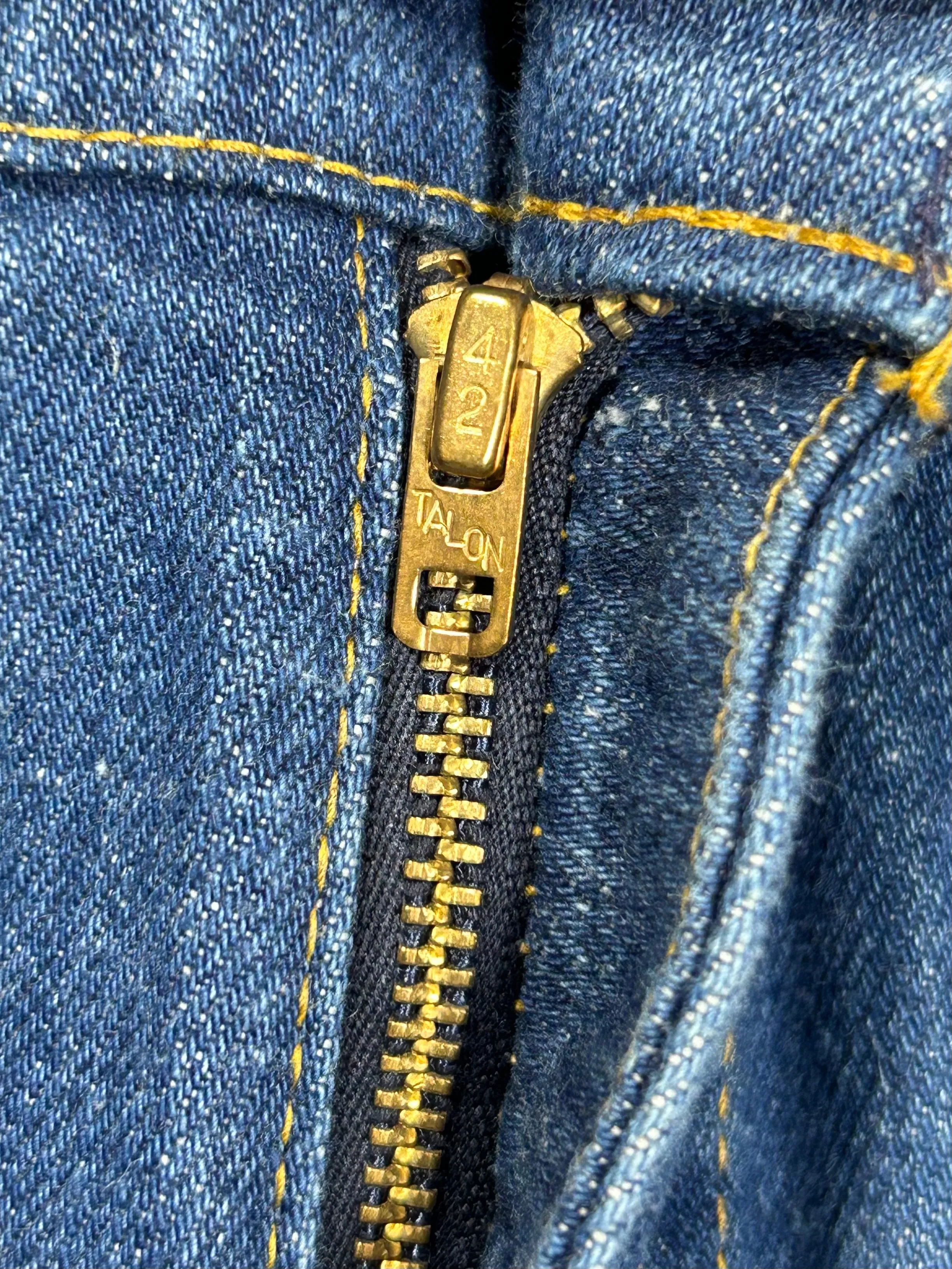 Vintage Levi 646 Talon 42 Bell Bottom Denim Jeans (JYJ-0246)