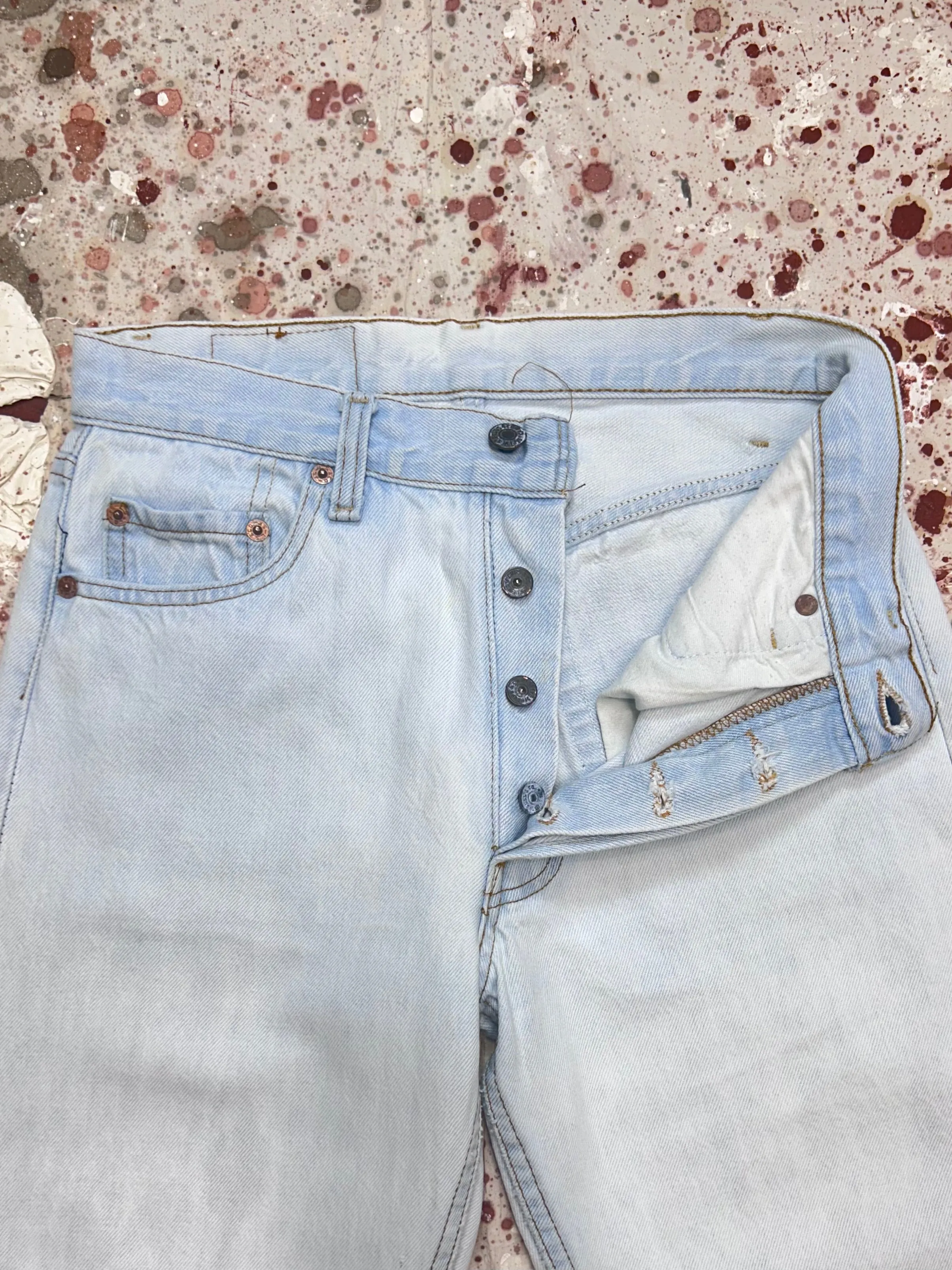 Vintage Levi USA Made 501 Light Wash Denim Jeans (JYJ0324-151)