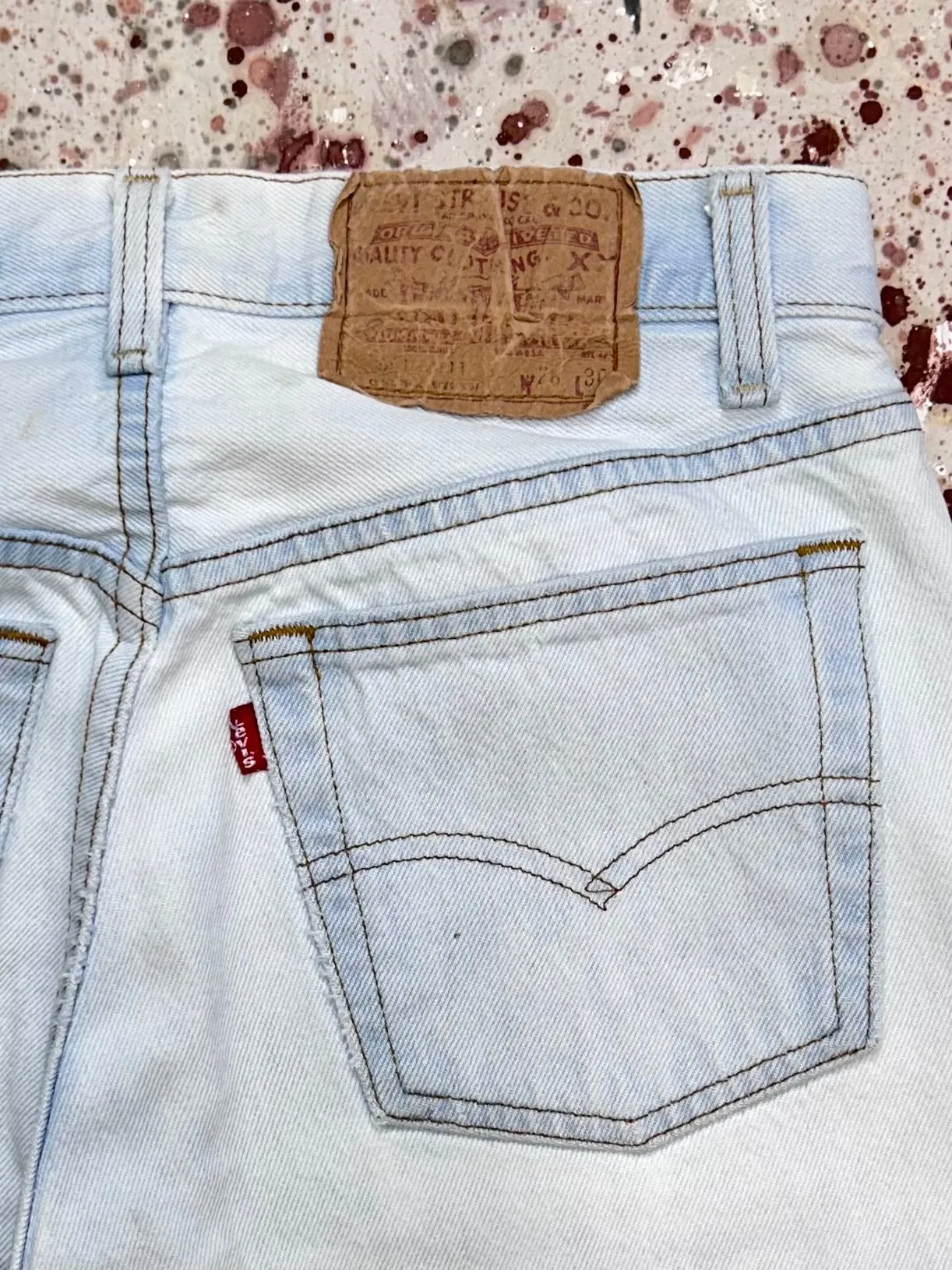 Vintage Levi USA Made 501 Light Wash Denim Jeans (JYJ0324-151)